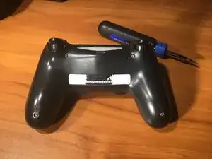 How to not break the outer shell while opening the DualShock 4 CUH-ZTC1 Generation 2