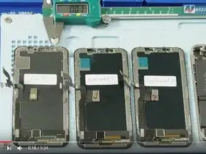 Comparison between iPhone X OEM screen and Aftermarket LCD screen