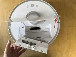 Removing the dustbin from the Xiaomi ROBOROCK S50200