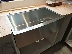 The goal was to align the upper edge of the sink perfectly with the upper edge of the plywood.