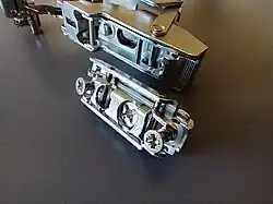 Notice the two gears in the center of the base piece: they will later allow adjustments.