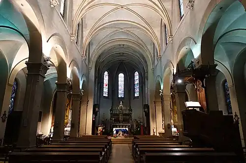 The nave, facing the choir