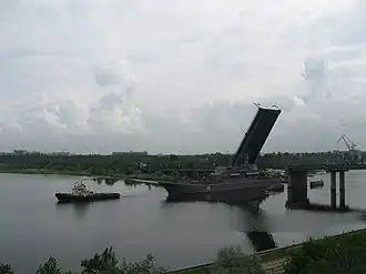 The large landing ship Yamal passes under the Inhul Bridge