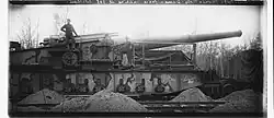 A Canon de 305 modèle 1893/96 à berceau railway gun c. 1917.