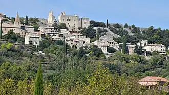 A view of the castle of Crestet