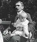 Edward Gwynn with his son Harold, 1913