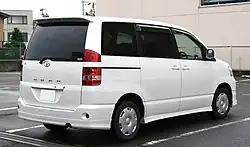 2001–2004 Noah X (pre-facelift)