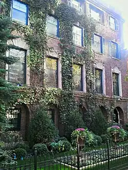 Facade of 325 W Wellington Ave.