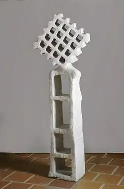 Drawers (1989-1990), asbestos cement, h. 175 cm