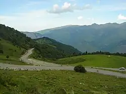 The hairpin turn at 2.5 kilometres (1.6&nbsp;mi) from the finish