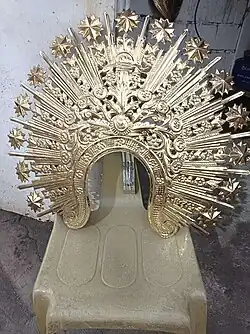 A pukpok art piece of a sinag or aureola (halo) from Bulacan