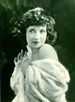 Betty Compson on the cover of Photoplay magazine