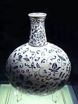 Blue and white vase, Jingdezhen, Ming Yongle (1403–1424)