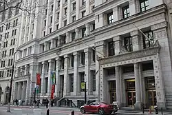 Broadway facade showing the projecting outer bays on the right