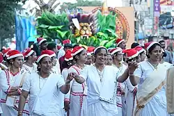 Buon Natale 2024 participants dancing