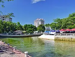 View of the Kianggeh Market (right) along the Kianggeh River in 2009