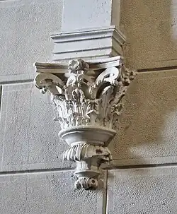 Nicolas Bachelier draws inspiration from Sagredo's engravings for the Corinthian capitals of the Château de Castelnau-d'Estrétefonds.