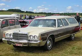1977 Chrysler Town & Country (C-platform)
