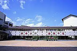 Main facade of Chung Cheng High School (Yishun), bearing the school motto.