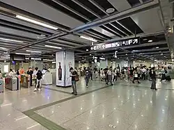 Line 6 concourse