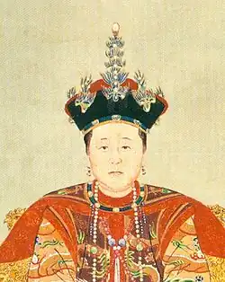 Detail of Empress Xiaozhuangwen's official portrait showing her chaoguan (朝冠) with kingfisher feather inlay