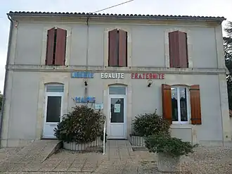 The town hall in Corignac