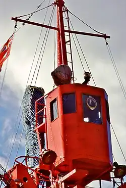 Crow's nest on the foremast of Thala Dan