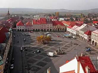 View of the Valdštejnovo Square from the Valdická Gate