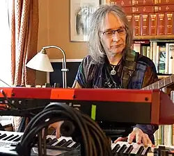 Bainbridge performing with Sally Minnear in 2024