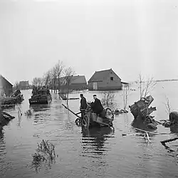 People making the best of it in spring 1945