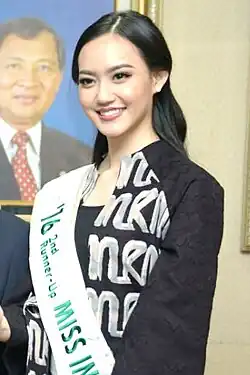 Puteri Indonesia Lingkungan 2016 Felicia Hwang Yi Xin