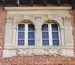 House of Auger Ferrier, with representation of Amerindian heads.