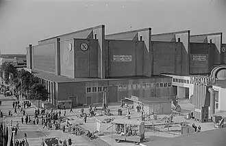 Hall 15 (1952)