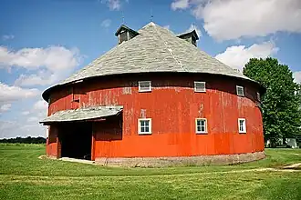 The Frank Senour Round Barn