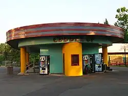 The renovated Streamline Moderne Cuddle Up (May 2006)