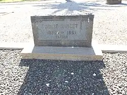 Grave of Julio Sancet (1880–1961).
