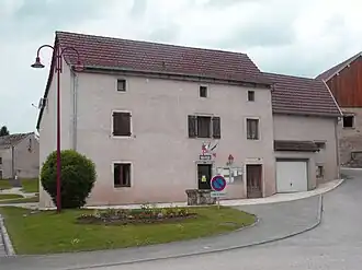 The town hall in Goux-lès-Dambelin