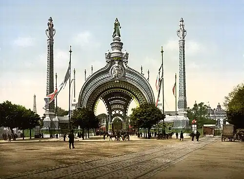 Porte Monumentale on the Place de la Concorde