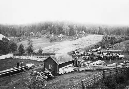 Rest and shifting place about midway on Grasmobanen. Date unknown, probably around 1910.