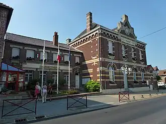 The town hall in Hérin