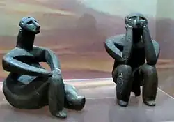 The thinking "Hamangia" figurines