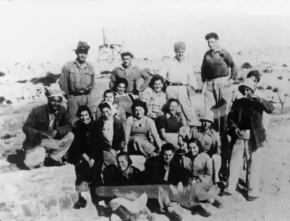 Szenes with members of Kibbutz Sdot Yam. (4th from left)
