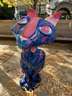 Photograph of a statue of a cat