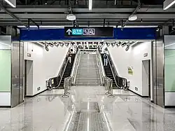 Line 12 transfer passage at the east end