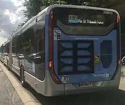 An Iveco Bus Urbanway 18 GNV from line  2283  waiting his students at Saint-Laurent (Rue Brébion).