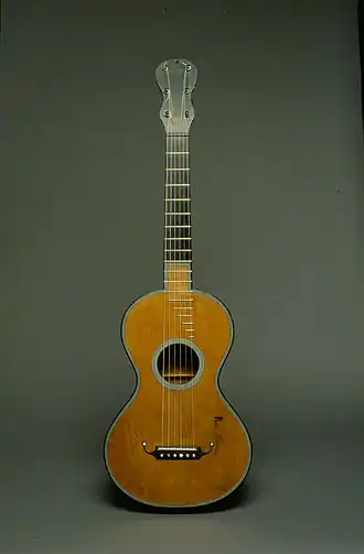 Grobert guitar from the Museum Cité de la Musique in Paris
