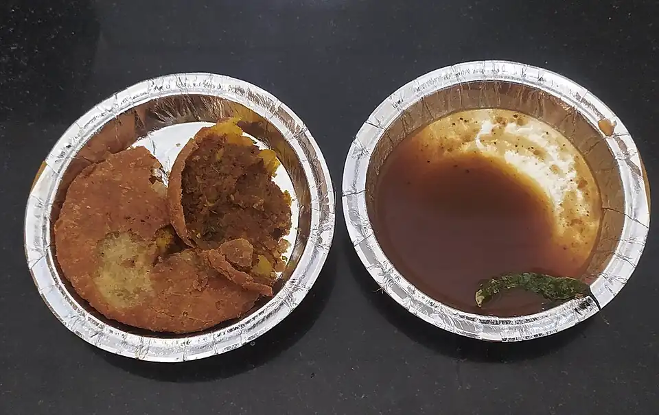 Pyaaz Kachori with tamarind chutney