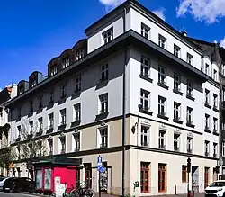 4 Bożego Ciała Street (10 Miodowa Street). Tenement house (design. August Pluszczyński, 1835–1840, rebuilt in 2018–2019)