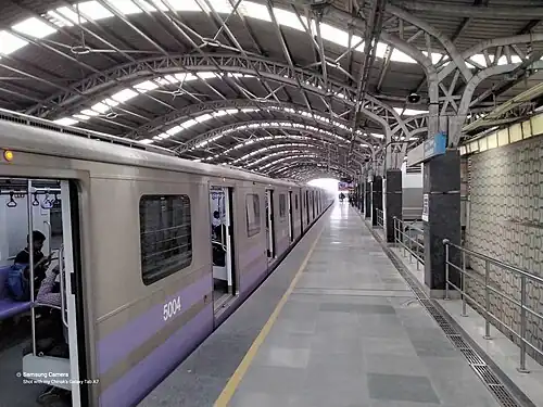 Kavi Subhash metro station Blue Line Complex platform