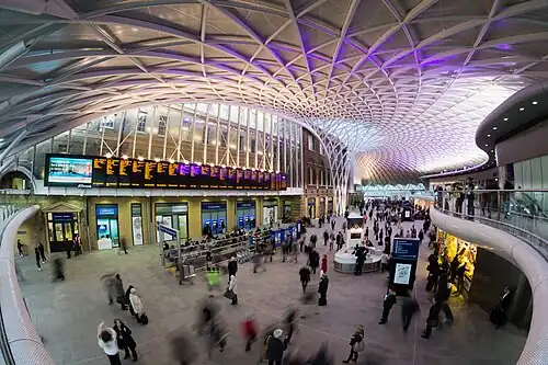 Image 21London King's Cross railway station departures concourse (from Portal:Architecture/Travel images)